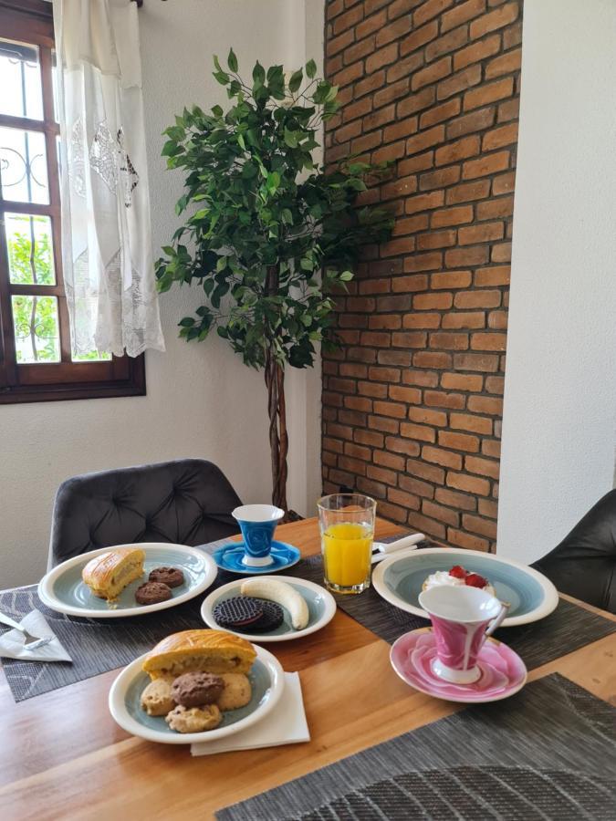 Chryspa Attica Villa *