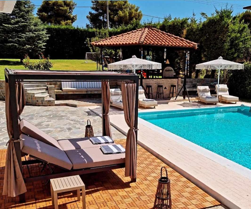 Chryspa Attica Villa