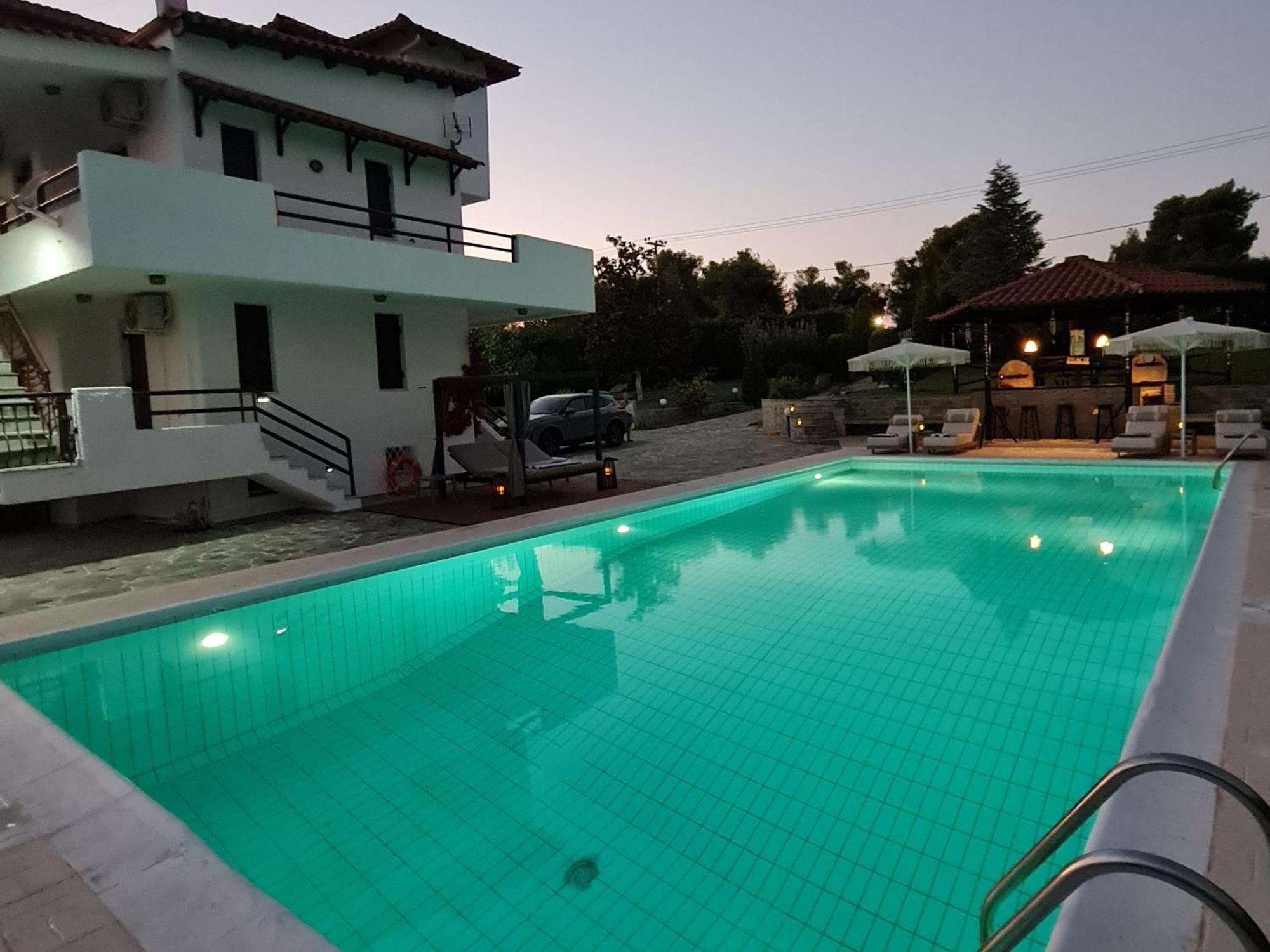 Chryspa Attica Villa *